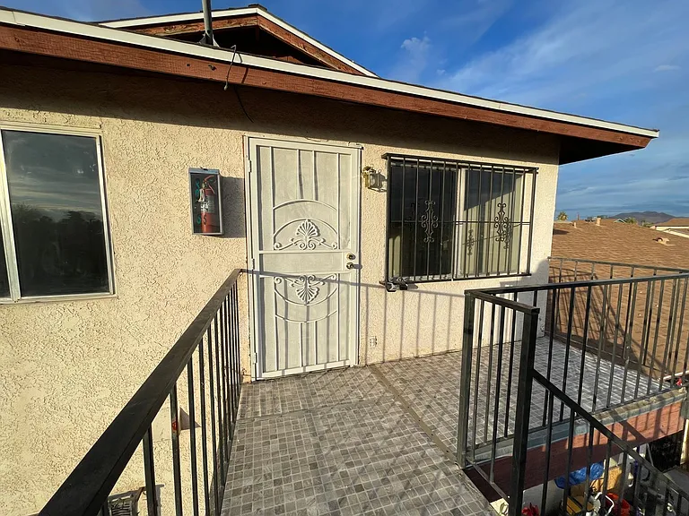1400 Henry Dr — Photo 13