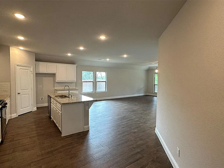 1608 Elizabeth St — Photo 4