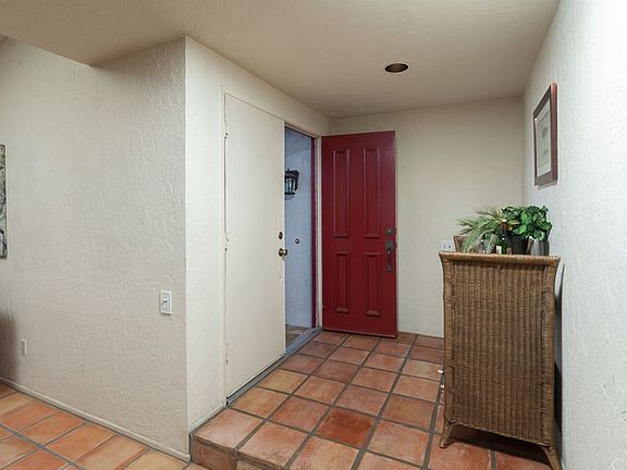 5th image of 7156 Island Village Dr