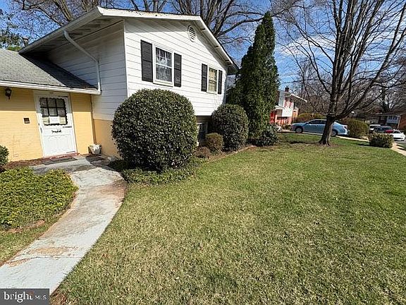 5th image of 210 Courthouse Cir SW