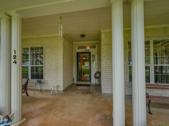 4th image of 124 Winding Oak Dr