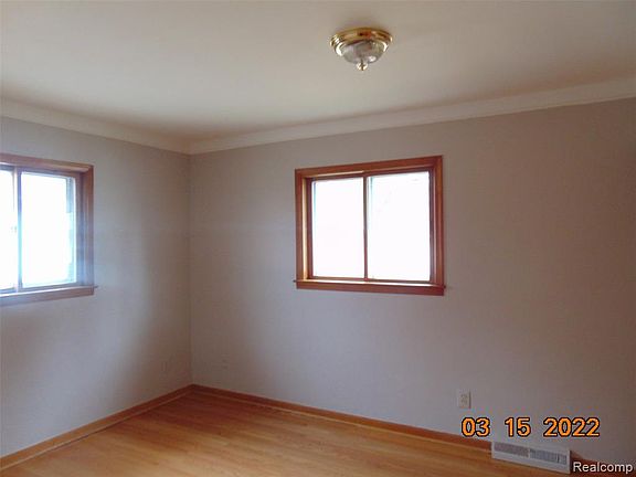 5th image of 30164 Acacia St