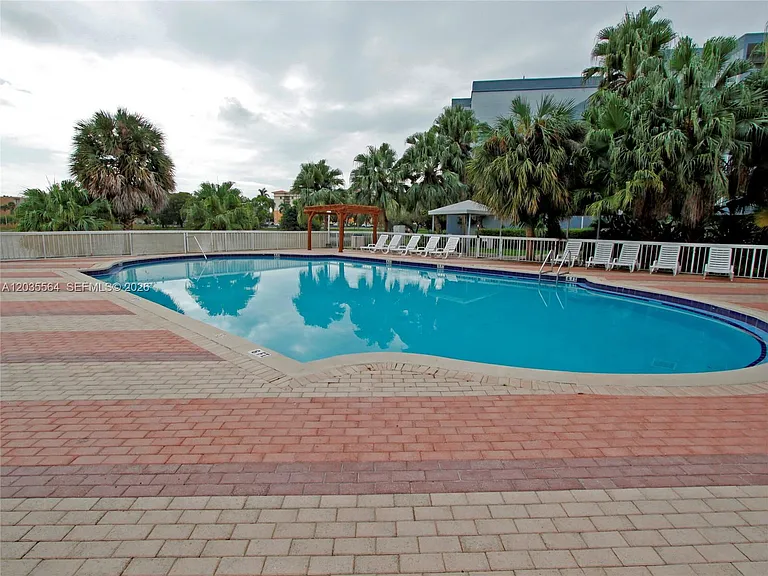 9351 Fontainebleau Blvd #B403 — Photo 28