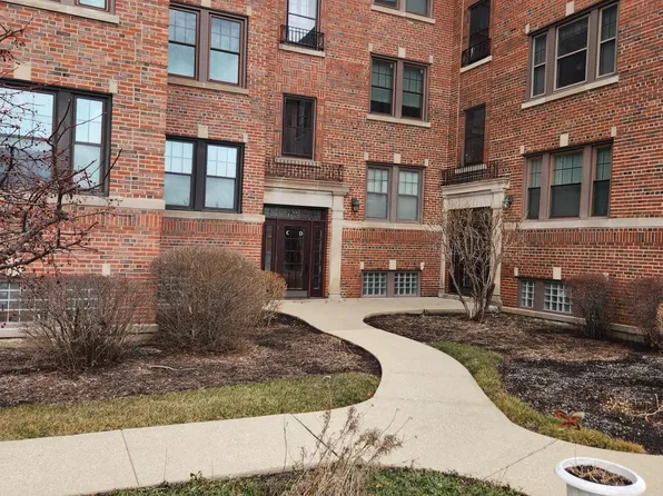 43 N Park Ave #2D, Lombard, IL 60148