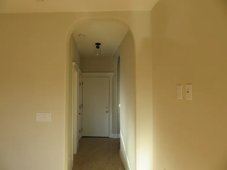 Claremont Towers Apartments — Photo 26