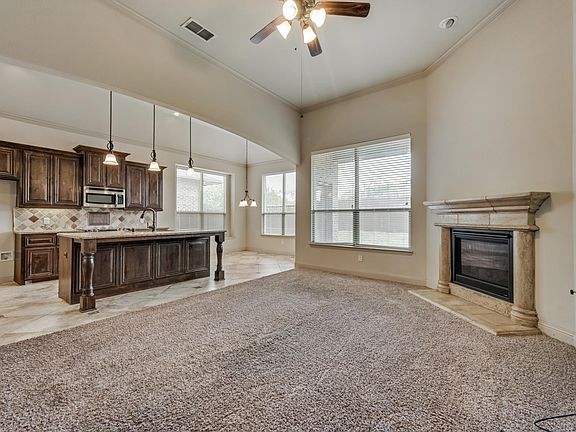 5th image of 821 Lake Meadow Ln