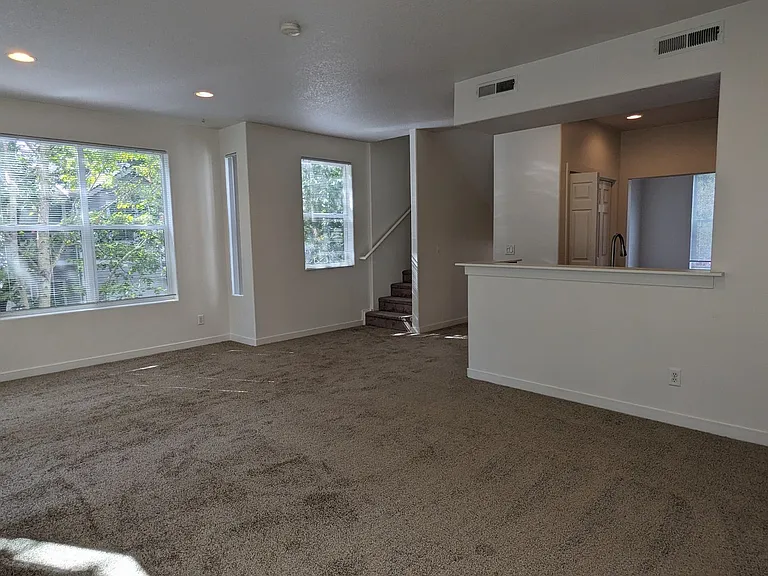 Halsey East Townhomes — Photo 264