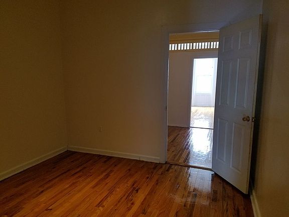 4th image of 97 E 31st St #2