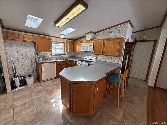 5th image of 217 Brittany Terrace #217