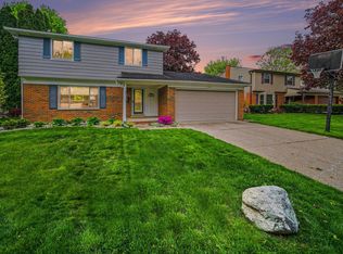 464 Springbrook Cres, Saline, MI 48176