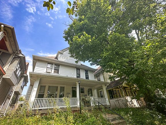 2nd image of 2043 N Talbott St #4
