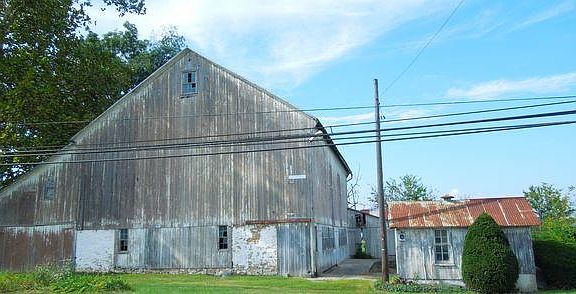 4th image of 865 E Main St