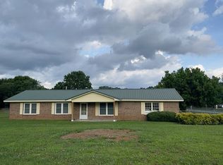 242 Donna St SW, Calhoun, GA 30701