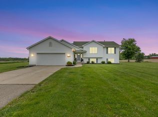 1443 140th Ave, Wayland, MI 49348