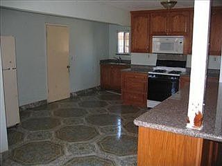 1st image of 926 Hollingsworth Ct