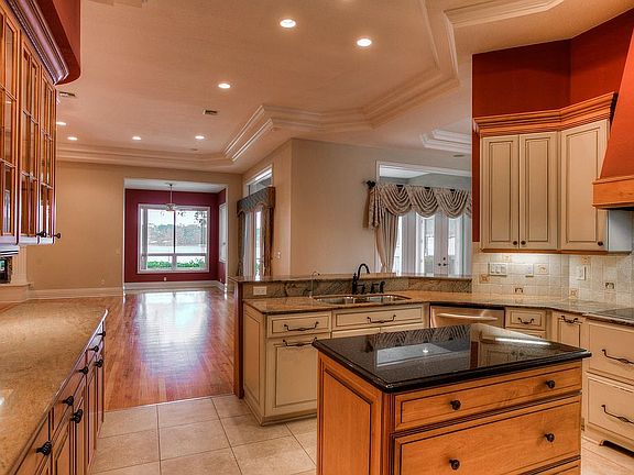 4th image of 2909 Safe Harbor Dr