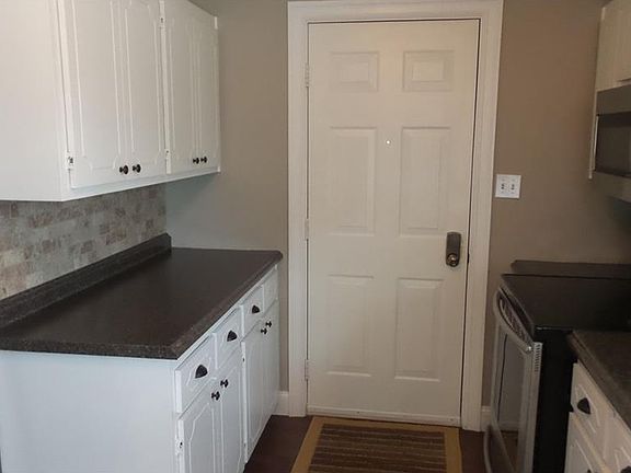 3rd image of 668 East Dr
