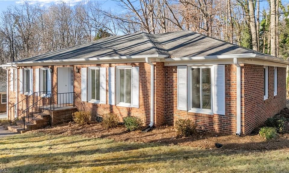 1st image of 402 Eva Ln