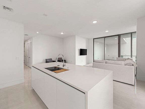 3rd image of 220 Lake Shore Drive #1125