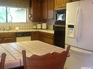 2112 London Cir, Modesto, CA 95356