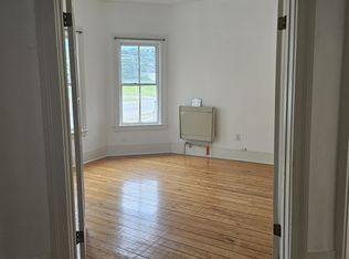 233 Saint Paul St APT 4, Burlington, VT 05401