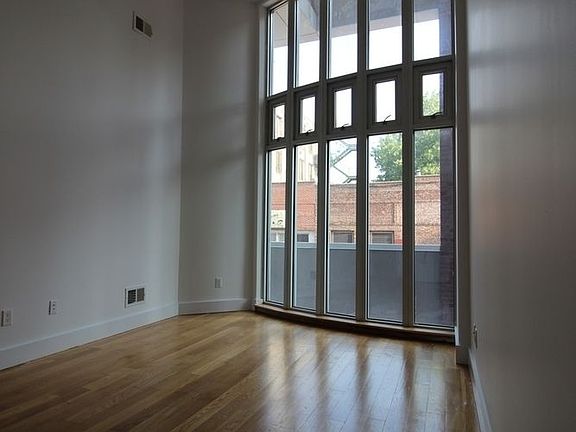 2nd image of 90 Meserole St APT 3A
