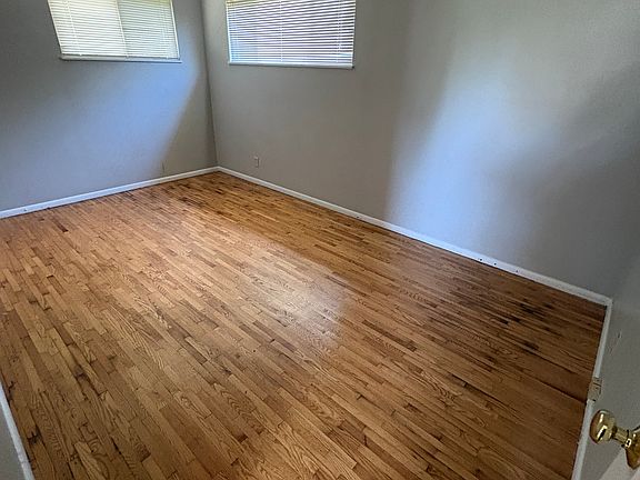 5th image of 1405 N Terry St