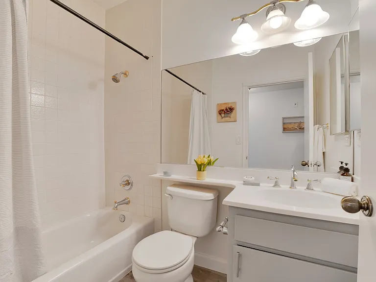 13331 Moorpark St #206 — Photo 18