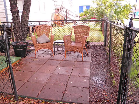 PATIO IN FRONT
