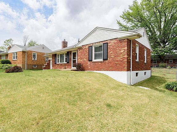 3rd image of 9461 Bagley Dr