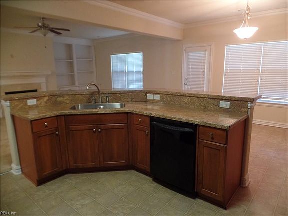 5th image of 1016 Horton Pl