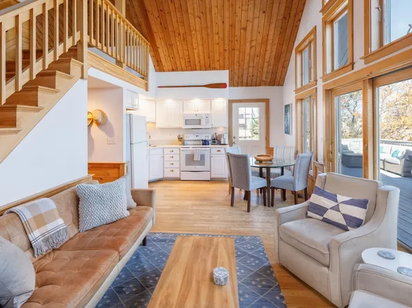 24 Columbia Way, Newbury, MA 01951