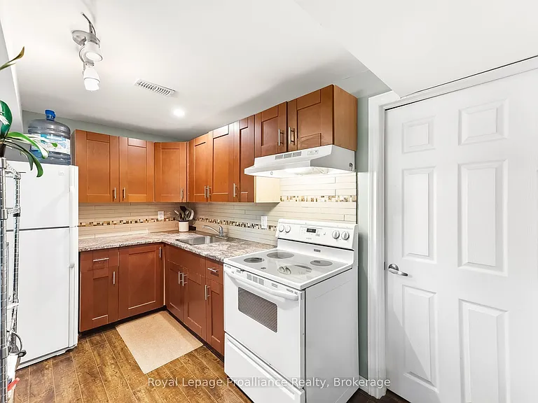 37 Ravine Dr — Photo 43