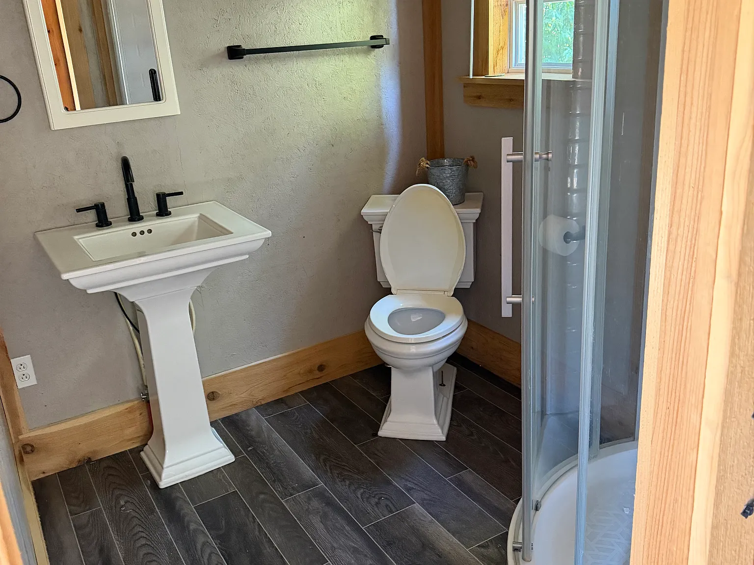 Studio, 300 sqft, $600 — Photo 4
