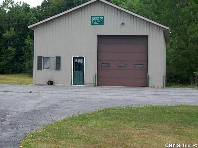 2nd image of 1349 Maiden Lane Rd