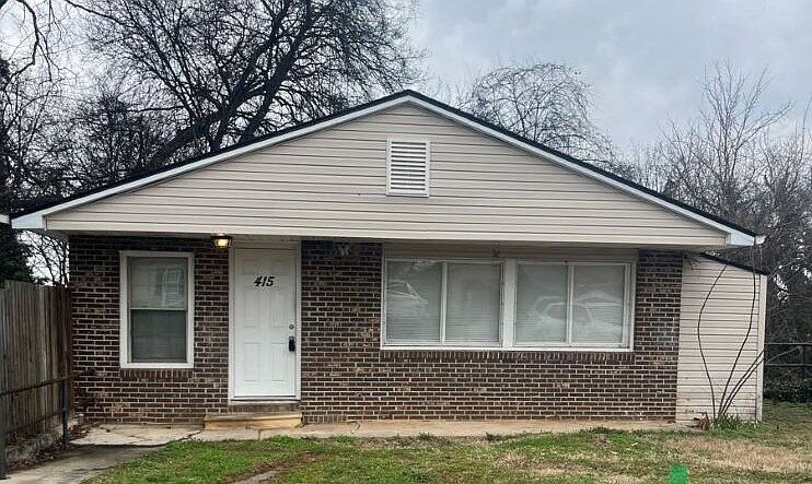 1st image of 415 Landau Dr