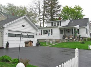 37 Walnut St, Gloversville, NY 12078
