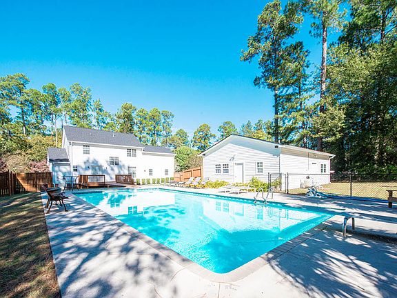 4th image of 2066 Huron Dr
