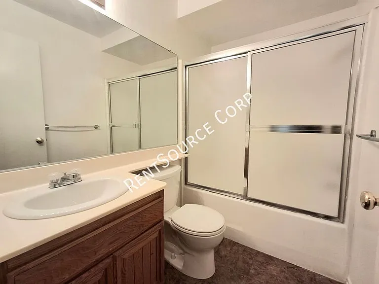 20345 Rue Crevier #507 — Photo 15