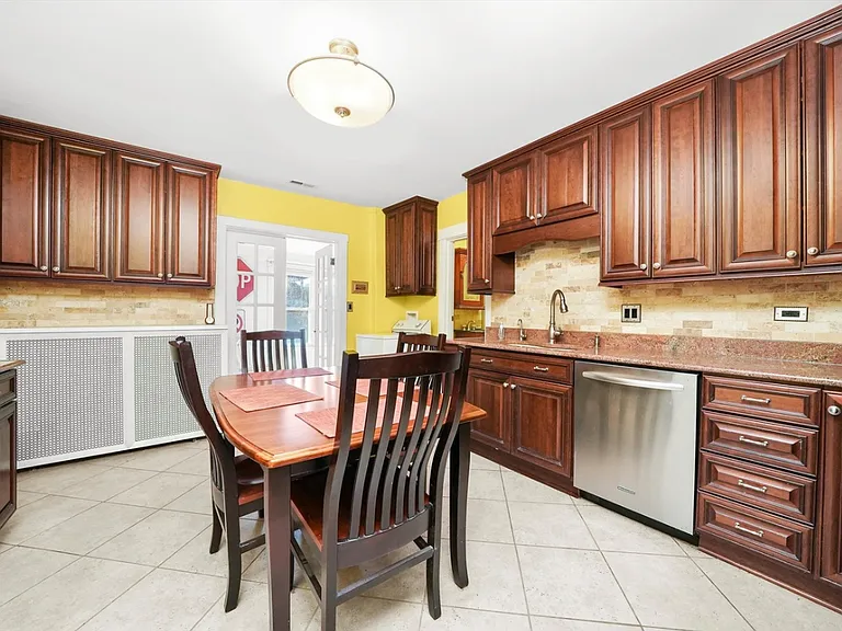 1303 W Chicago Ave #2 — Photo 10