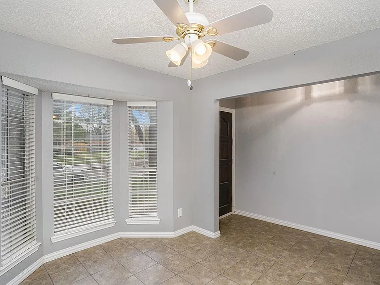 17306 Fife Ln — Photo 5