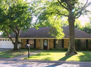 5423 Spring Creek Dr, Tyler, TX 75703