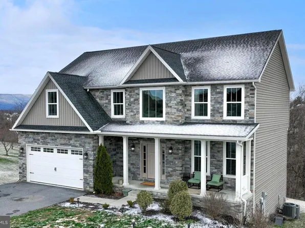 1584 Bunker Ct, Chambersburg, PA 17202