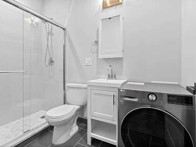 1649 W Jonquil Ter #GE — Photo 10