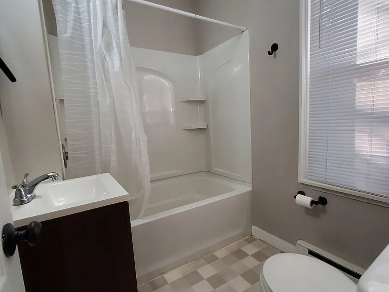 228 William St N #2 — Photo 10