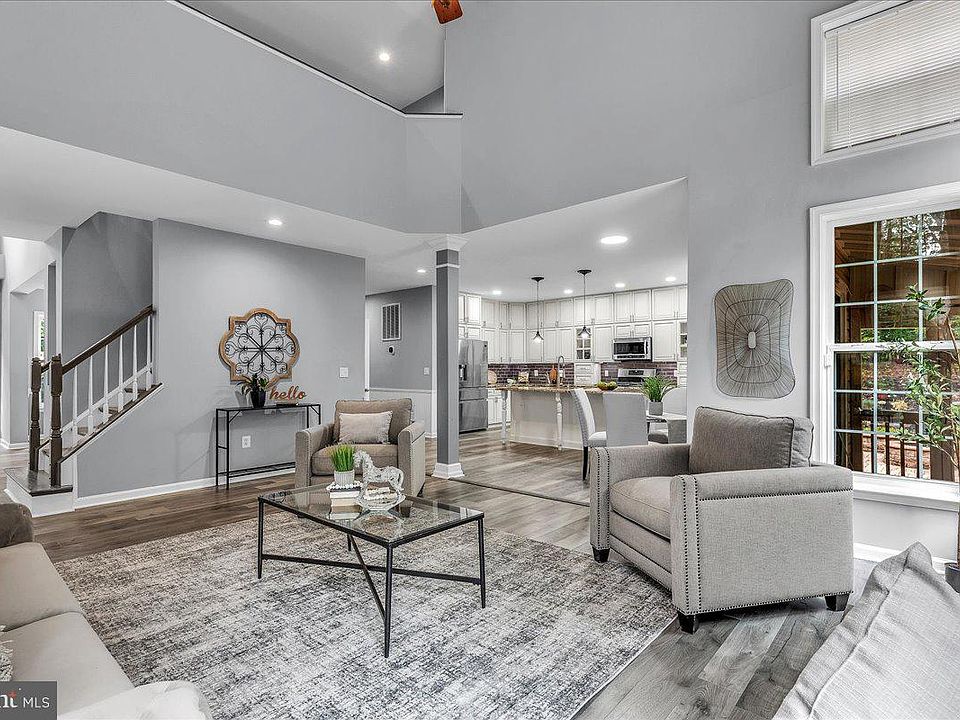 1st image of 255 Summer Breeze Ln