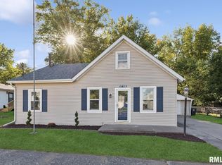 1715 2nd St, Moline, IL 61265