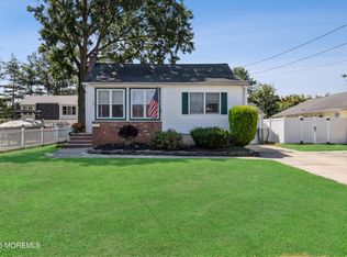 80 Saint Peters Pl, Keyport, NJ 07735