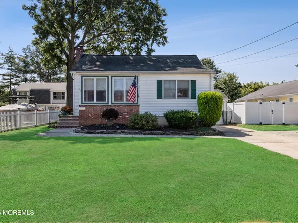 80 Saint Peters Place, Keyport, NJ 07735