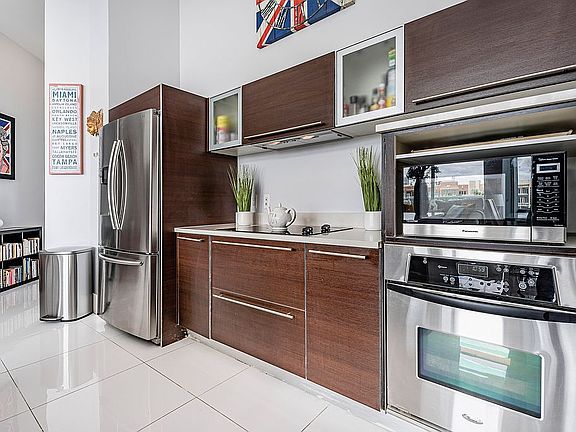 5th image of 1900 N Bayshore Dr APT 816